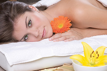 spa, massage, girl, beautiful, relax, nice, woman, fragrance, quiet, flower, body, face, cool, flowers, pleasant HD wallpaper