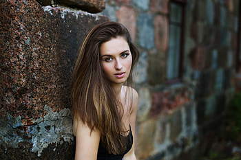 Looking At Viewer Girl Wall Leaning , girls, model HD wallpaper