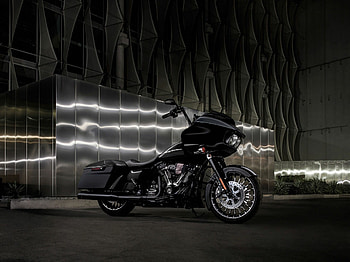 Harley-Davidson Street Glide, Sleek design, Road glide, Auto enthusiasts HD wallpaper