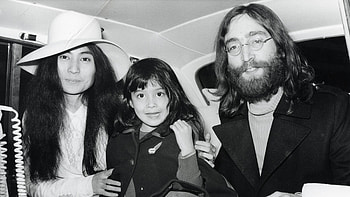 Yoko Ono, John Lennon's widow, 85th birtay, Iconic activist HD wallpaper