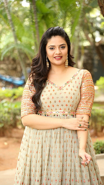 Sreemukhi, telugu actress, anchor HD phone wallpaper