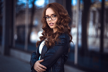 Curly hair, juicy lips, girl model, jacket HD wallpaper