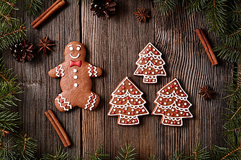 Merry Christmas!, craciun, cookie, figurine, gingerbread, cinnamon, tree, brown, wood, christmas, card HD wallpaper
