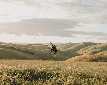 Silhouette, Miscellanea, Miscellaneous, Field, Hills, Bounce, Jump, Levitation HD wallpaper