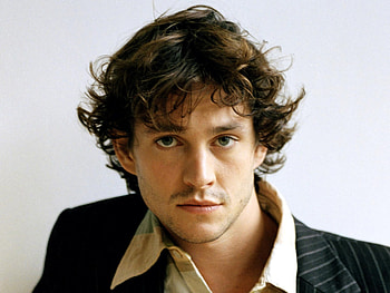 Hugh Dancy, Emmy-nominated actor, Complex characters, Magnetic screen presence HD wallpaper