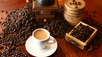 High-definition brew, Stunning visuals, Exquisite details, Artistic satisfaction HD wallpaper
