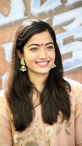Rashmika Mandanna Ki, Telugu Actress HD phone wallpaper
