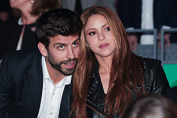 Shakira and Gerard Pique, Celebrity couple, Longtime partner, Athlete HD wallpaper