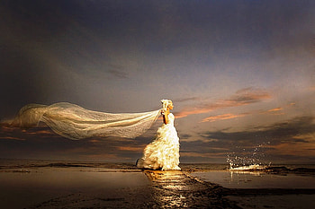Women love, night, difficult times, beauty, day, way of life, searching, hope, happiness, patience, understanding, feeling, young woman, beautiful, sadness, love, bride HD wallpaper