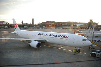 Japan Airlines, Complimentary COVID-19 insurance, International flights, Travel offers HD wallpaper