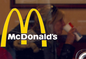McDonalds metaverse trademark, Virtual restaurant concept, Digital expansion, Innovation in dining HD wallpaper