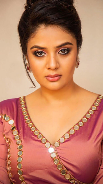Sreemukhi, telugu actress HD phone wallpaper