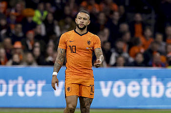 Memphis Depay tottenham target, Transfer rumors, Rival club interest, Football negotiations HD wallpaper