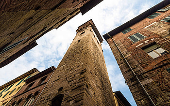 Torre delle Ore, Iconic Lucca landmark, Architectural marvel, Italian cityscape HD wallpaper