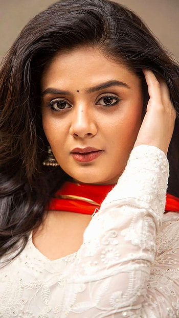 Sreemukhi, telugu actress HD phone wallpaper