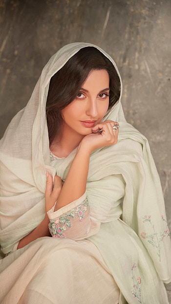 Nora Fetehi, eye, actress, beauty, simple, bollywood HD phone wallpaper