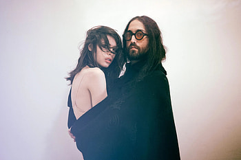 Sean Lennon, Model girlfriend, Stylish couple, Boston Herald HD wallpaper