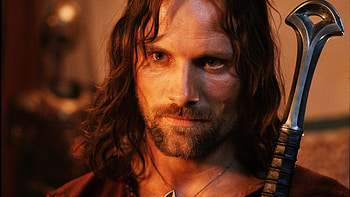Aragorn - Viggo Mortensen, sword, actor, lord of the rings, aragorn, viggo mortensen HD wallpaper