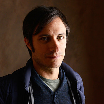 Gael Garcia Bernal, Movies, Messiah, Maestro, Dinner party HD phone wallpaper