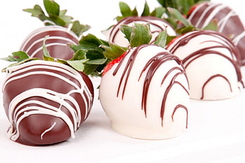 Chocolate and strawberries, sweet, white, black, strawberry, chocolate, food, brown, green, christmas, red, fruit HD wallpaper