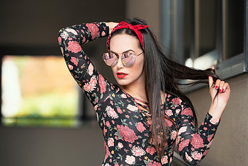 Sunglasses, girl model, dark hair HD wallpaper