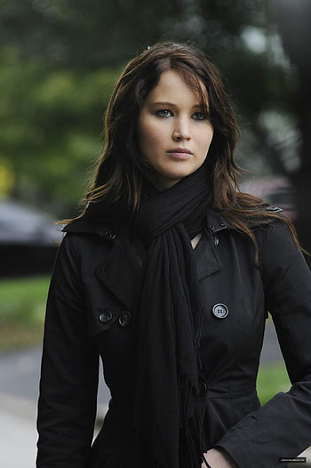 Silver Linings Playbook, Jennifer Lawrence's powerful performance, New stills of Tiffany, Compelling character portrayal HD phone wallpaper