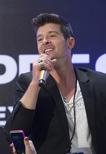 Robin Thicke, Life turned upside down, Personal journey, Challenges HD phone wallpaper