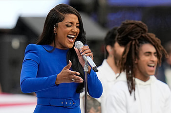 Mickey Guyton, Super Bowl anthem, Impressive high note, National anthem HD wallpaper