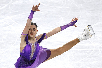 Valieva's debut, Impressive performance, Rival admiration, Olympic skating sensation HD wallpaper