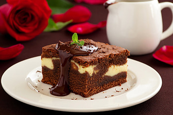 Chocolate Fudge, roses, chocolate, red, dessert, delicious, food HD wallpaper