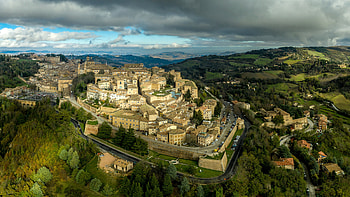 Urbino renaissance appearance, Italian city HD wallpaper