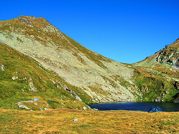 A morning on the peaks, trekking, bluesky, tent, lake, mountain HD wallpaper