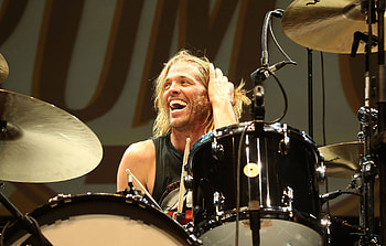 Taylor Hawkins, Slash, Miley Cyrus, Abschiedssongs HD wallpaper