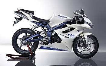 Triumph Motorcycles, Daytona 675, Striking , Unmatched performance HD wallpaper