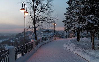 Winter Promenade, winter, lanterns, snow, trees, Russia, promenade HD wallpaper