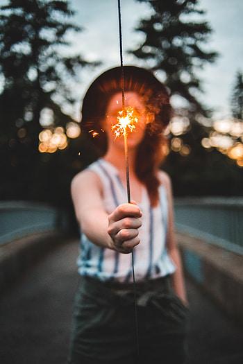 Glare, Hand, Miscellanea, Miscellaneous, Girl, Sparkler HD phone wallpaper