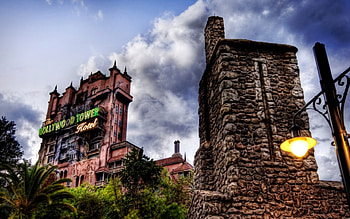 the hollywood tower hotel at dusk r, tower, hotel, stone, sky, r, dusk HD wallpaper