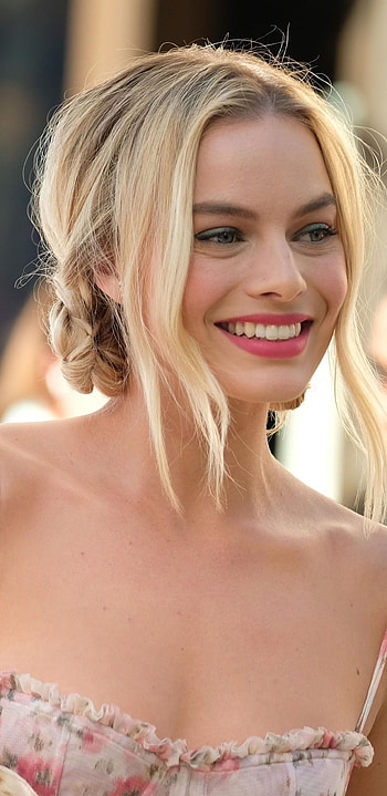 Margot Robbie, Mobile , Celebrity style, Digital beauty HD phone wallpaper