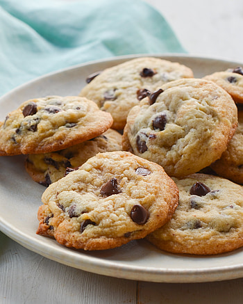 Best chocolate chip cookies, Baking perfection, Sweet delights, Irresistible treats HD phone wallpaper