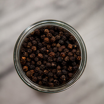Tellicherry peppercorns, Salt refill, Premium spice, High-quality flavor HD phone wallpaper