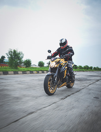 Golden Bike, motorcycle, venom, gsxs, luxury, rich, suzuki, lifestyle HD phone wallpaper
