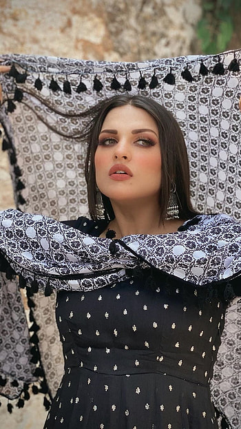 Himanshi Khurana, Punjabi Heroine HD phone wallpaper