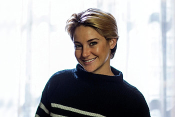 Smile, short hair, actress, Shailene Woodley HD wallpaper