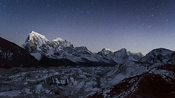 Mount Cholatse And Ngozumpa Glacier Night In Gokyo, mountains, mountain, snow, stars, sky, glacier, nature HD wallpaper