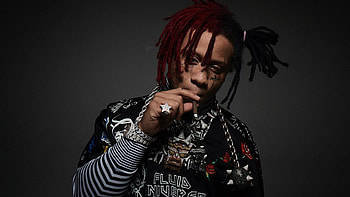 Trippie Redd Is Standing In Black Background Wearing Black T-Shirt Trippie Redd HD wallpaper