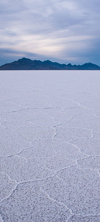 White , Salar De Uyuni, Bolivia HD phone wallpaper