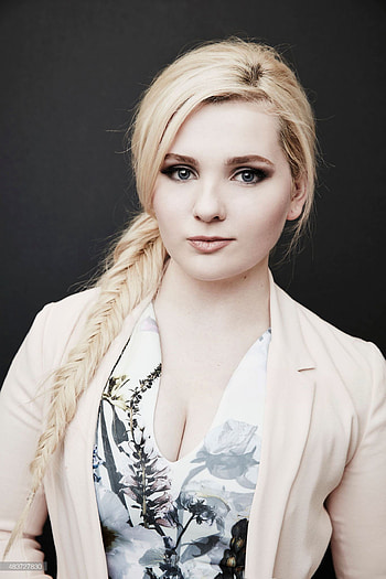 Abigail Breslin, Women, Actress, Simple background HD phone wallpaper