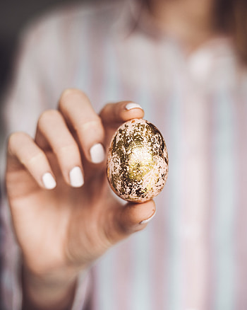 Holidays, Easter, Hand, Paint, Fingers, Egg HD phone wallpaper