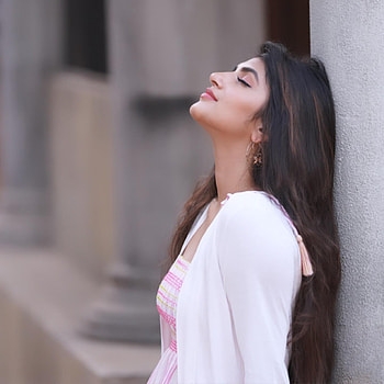 Sreeleela, Telugu actress, flash graphy, lip HD phone wallpaper