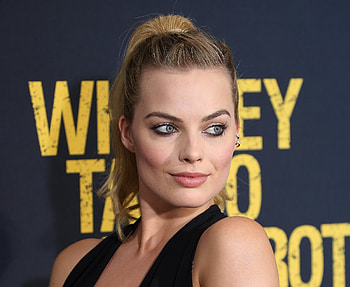 Hot, 2018, Margot Robbie HD wallpaper